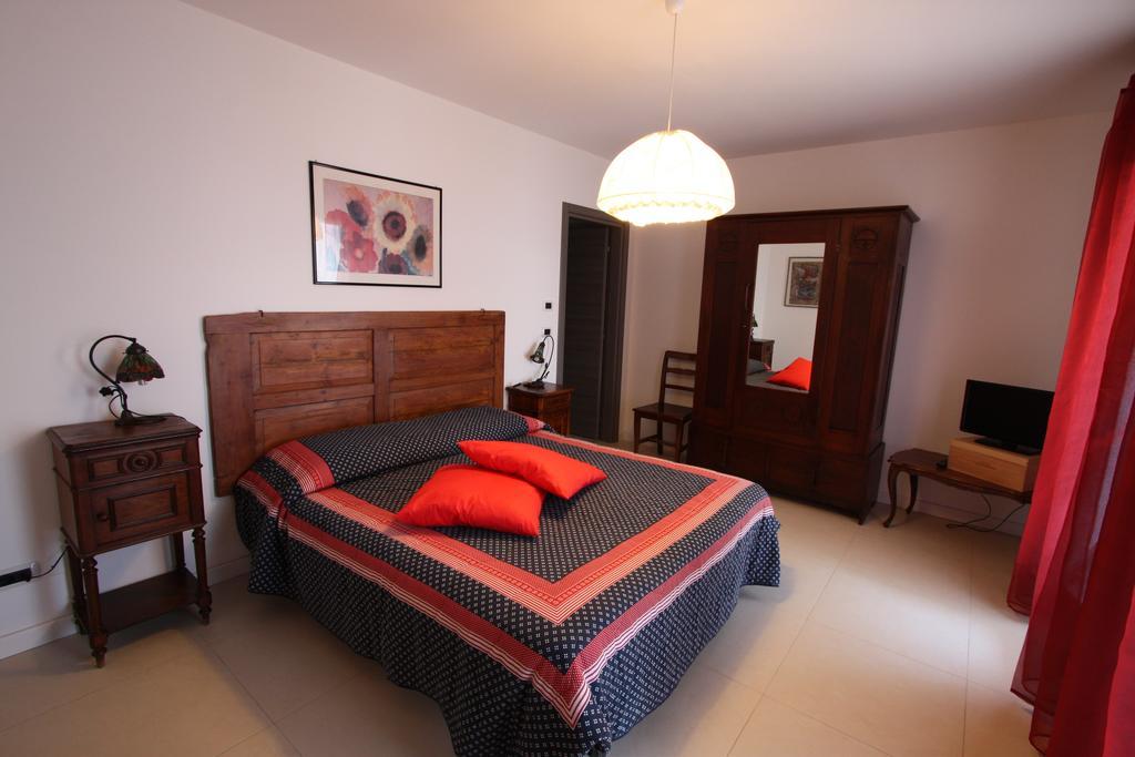 B&B Le tre chiavi Isera Esterno foto